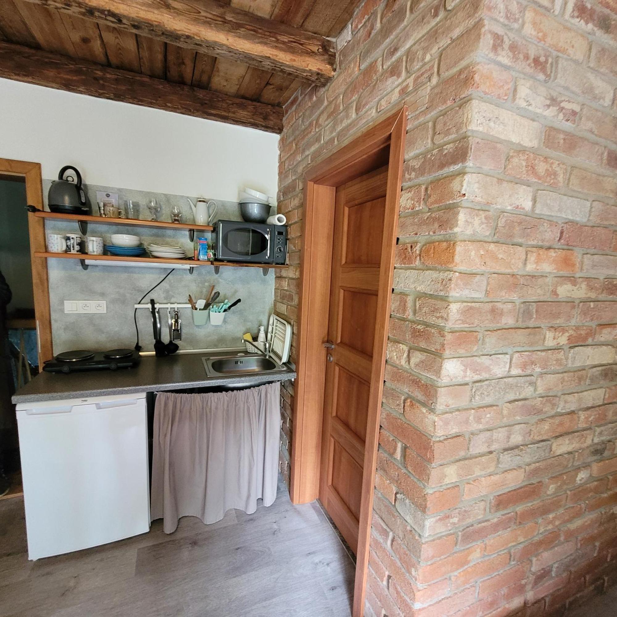 Chloumek Lägenhet Bela  Exteriör bild